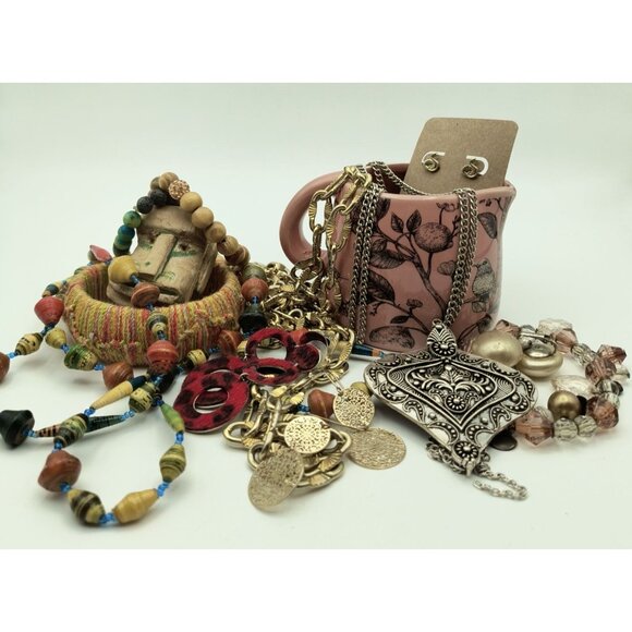 1 Pound Assorted Jewelry Lot Pink Creamer & Variety Necklaces Bracelets Earrings - Picture 7 of 7